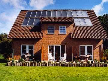 Dacheindeckung mit Solaranlage